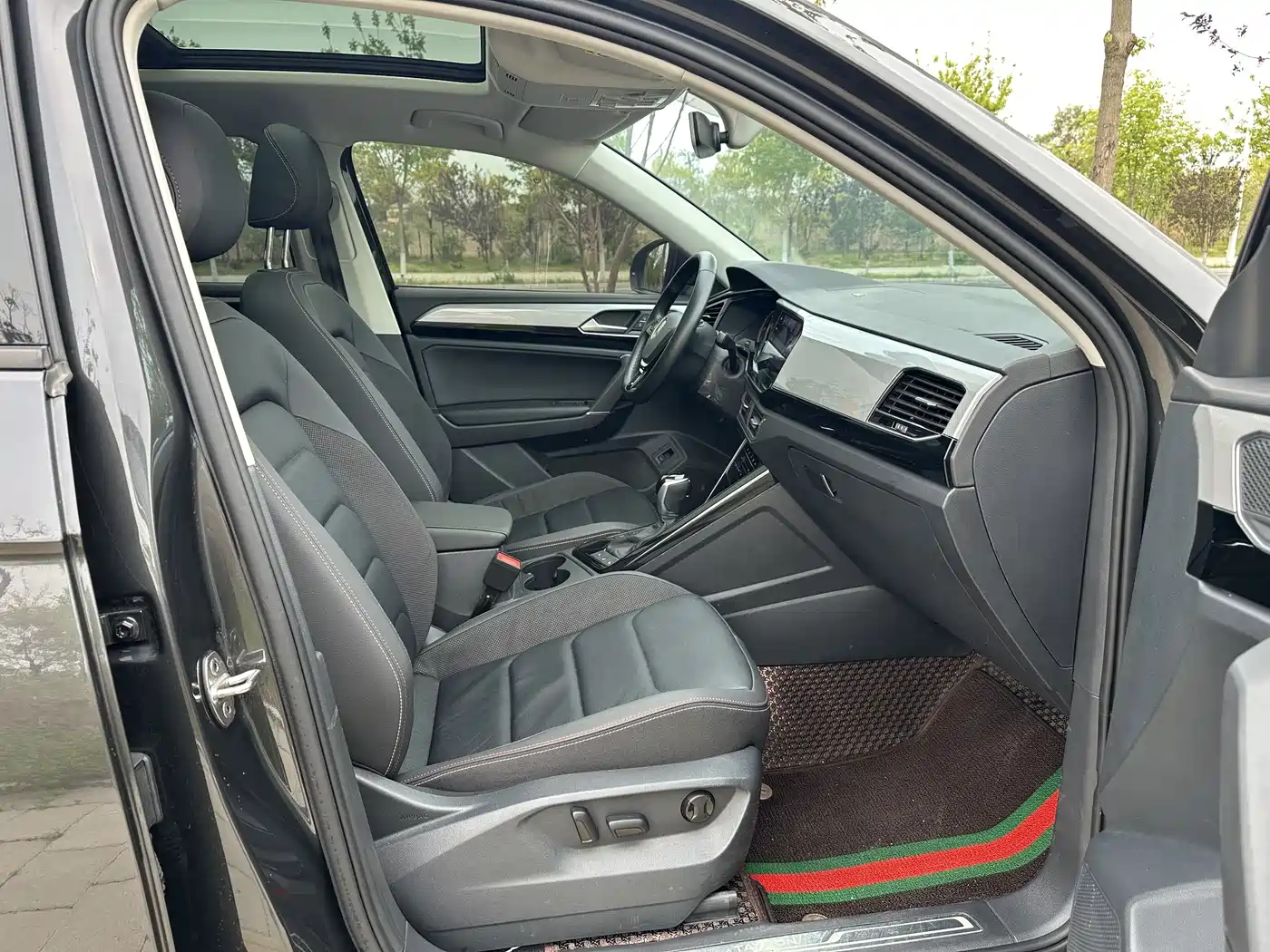 Volkswagen Tayron 2022 280TSI 2WD Luxury Smart Connect Edition фото 14