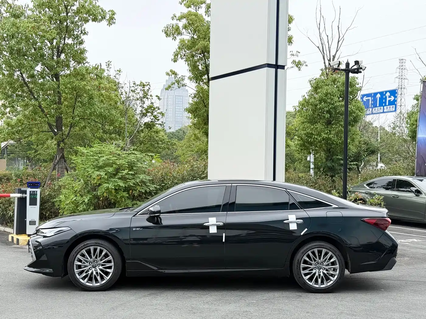 Toyota Avalon 2024 Model Hybrid 2.0L Prestige Edition фото 4