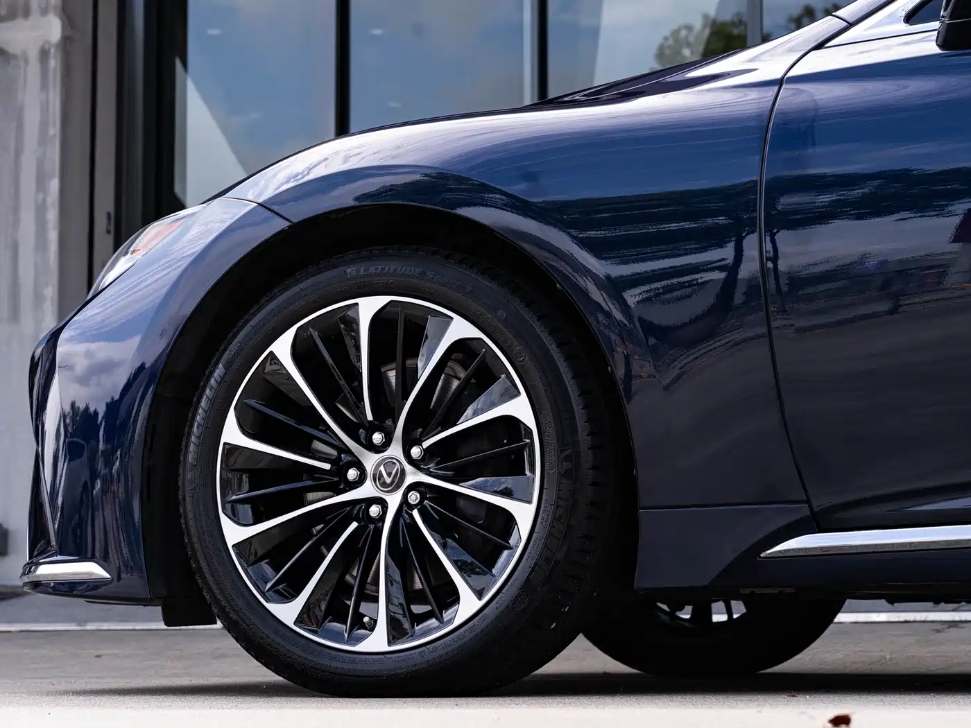 Lexus LS 2021 500h Executive Edition фото 8
