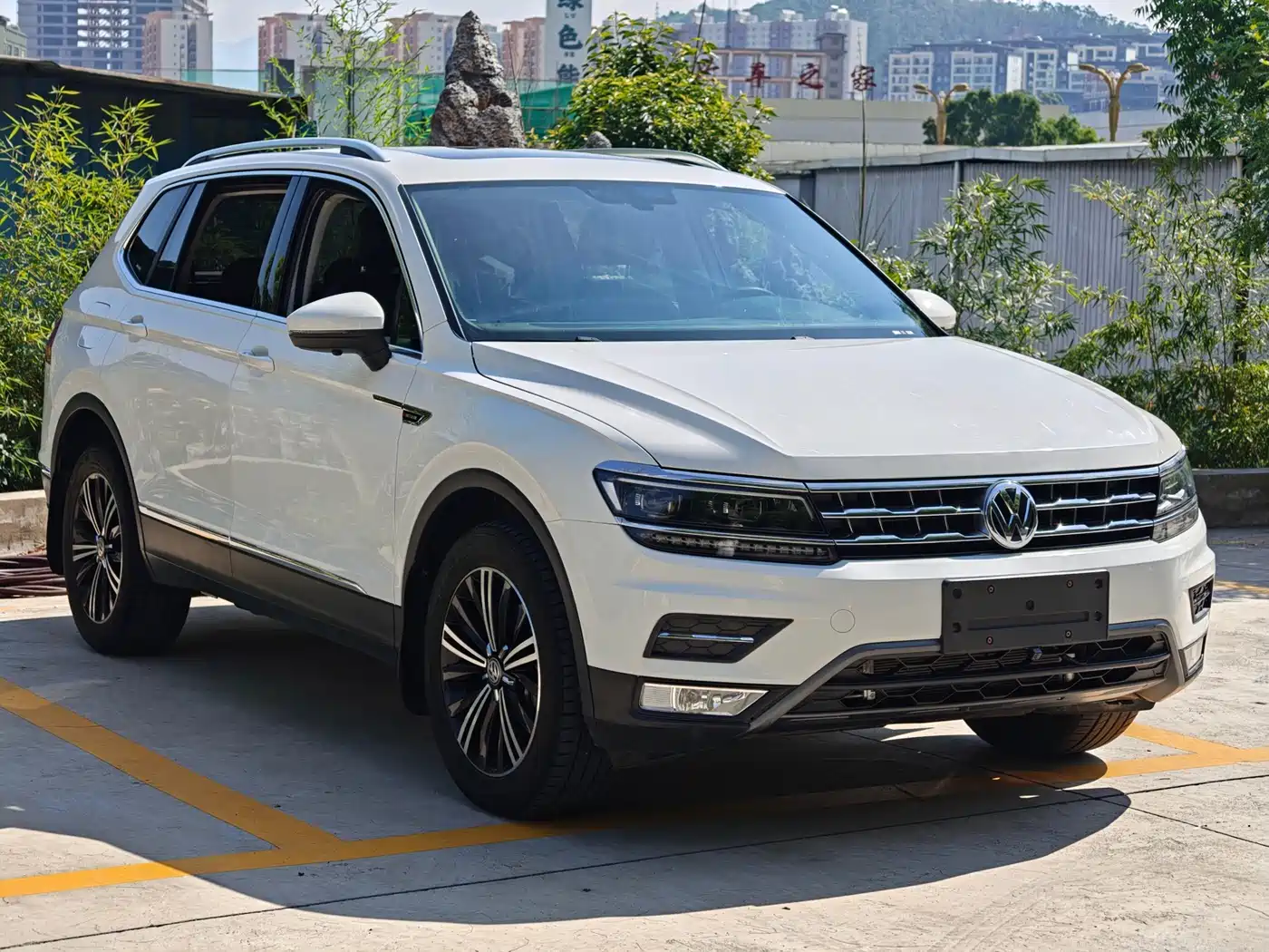 Volkswagen Tiguan L 2017 380TSI Automatic 4WD Luxury Edition фото 3