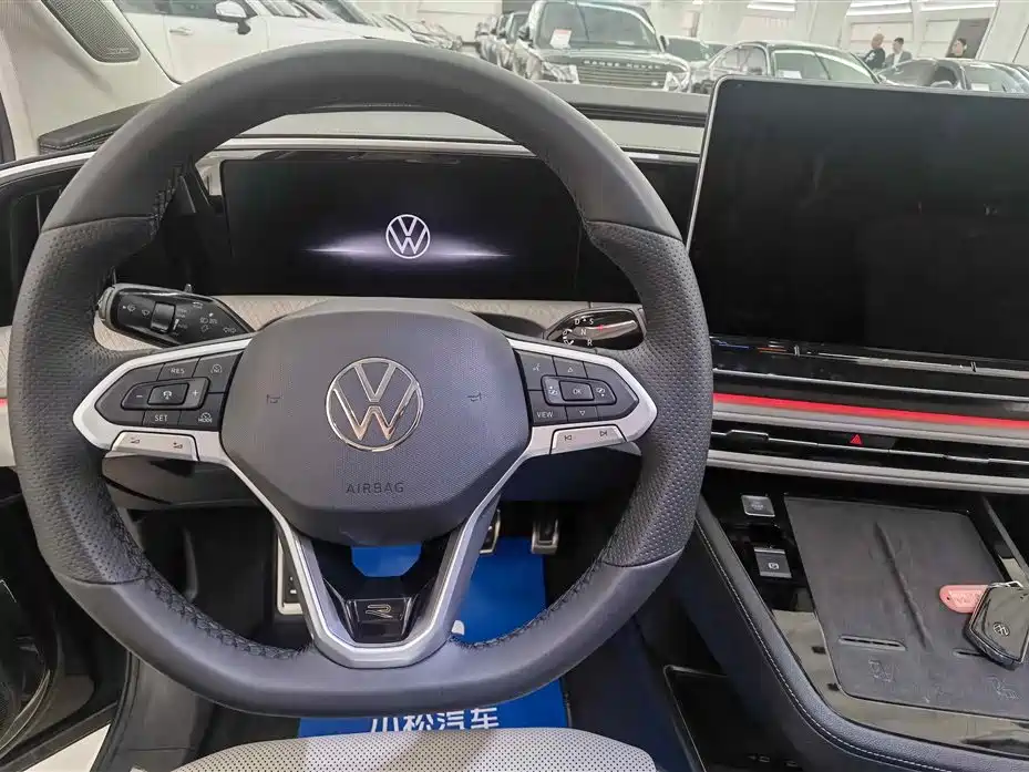 Volkswagen Talagon 2025 450TSI R-Line 6-Seater фото 8