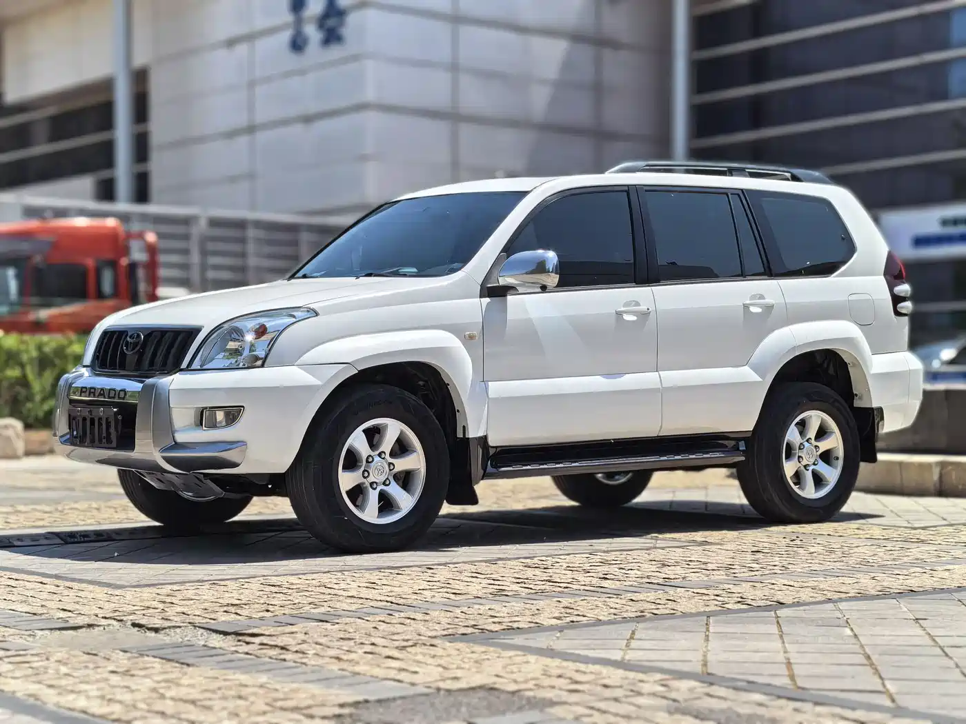 Toyota Prado 2006 4.0L Automatic VX NAVI Edition фото 2