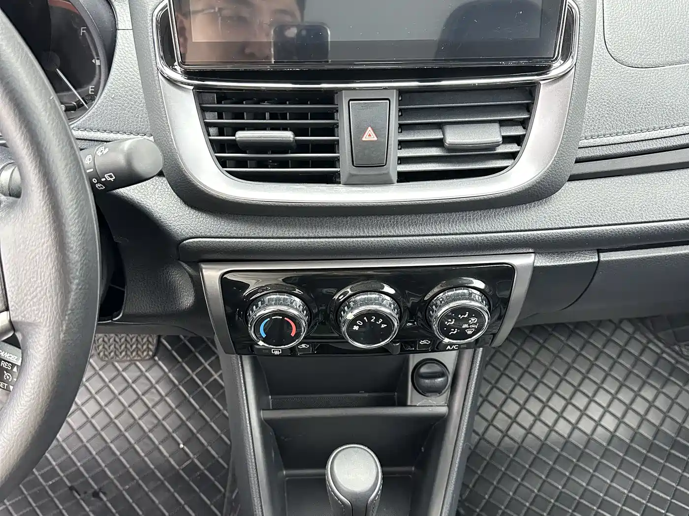 Toyota YARiS L Zhi Xuan 2022 Zhi Xuan X 1.5L CVT Luxury PLUS Edition фото 14