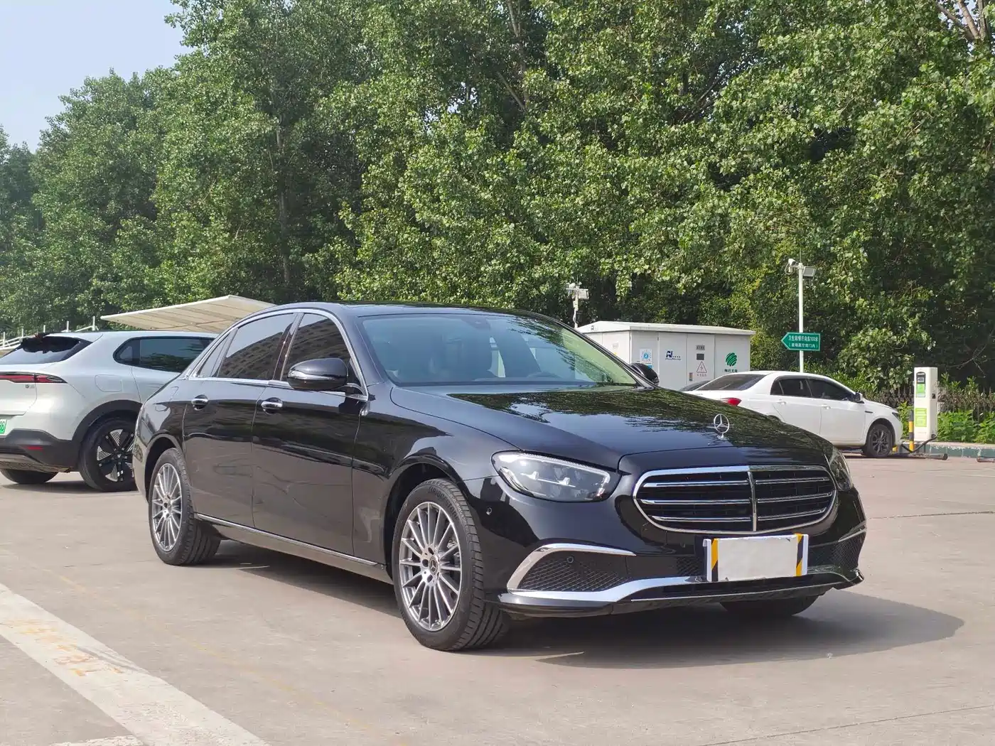 Mercedes-Benz E-Class 2023 E 260 L фото 3
