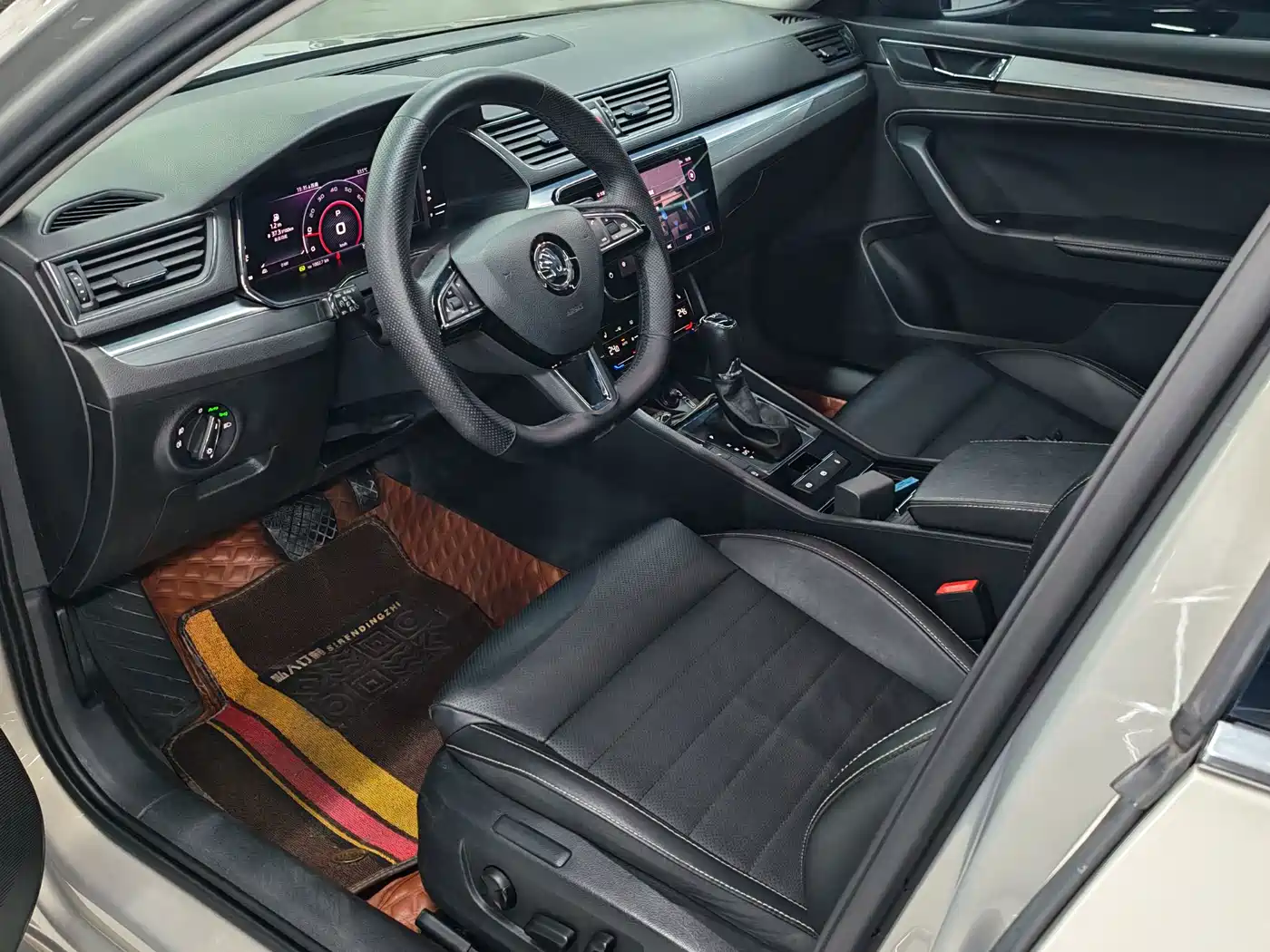 صورة 6 - Škoda Superb