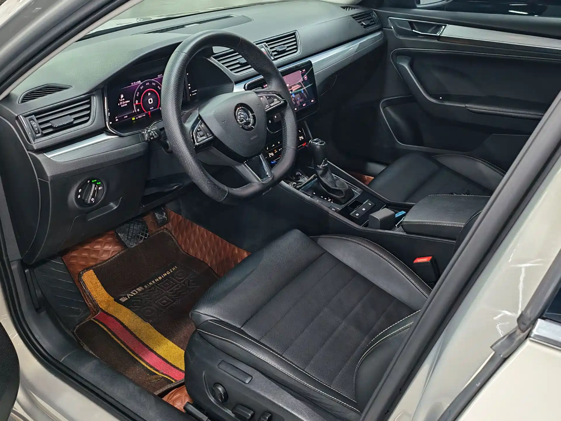صورة 6 - Škoda Superb