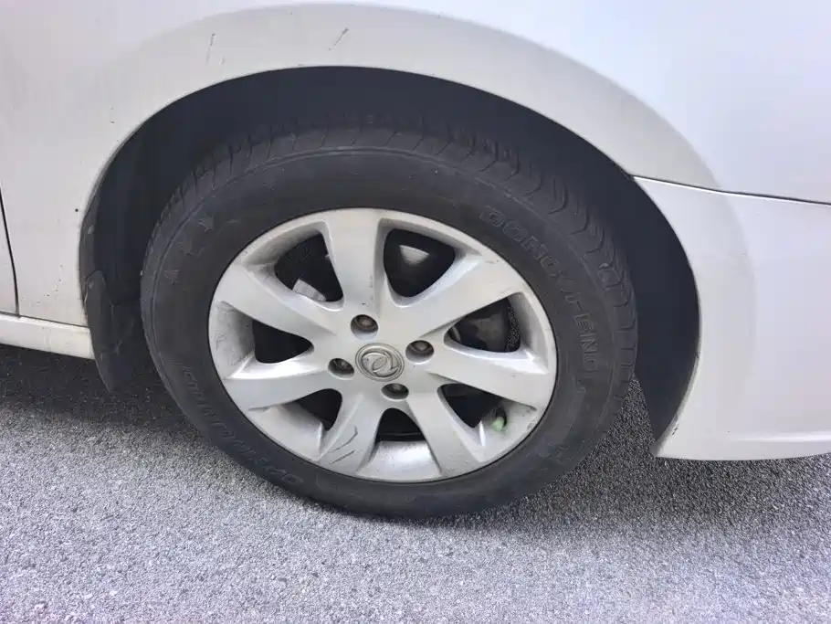 Dongfeng Aeolus Dongfeng Fengshen A60 2014 2014 1.6L Automatic Premium
