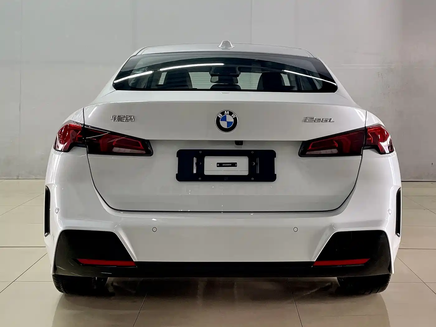 BMW 2 Series 2025 225L M Sport Package фото 7