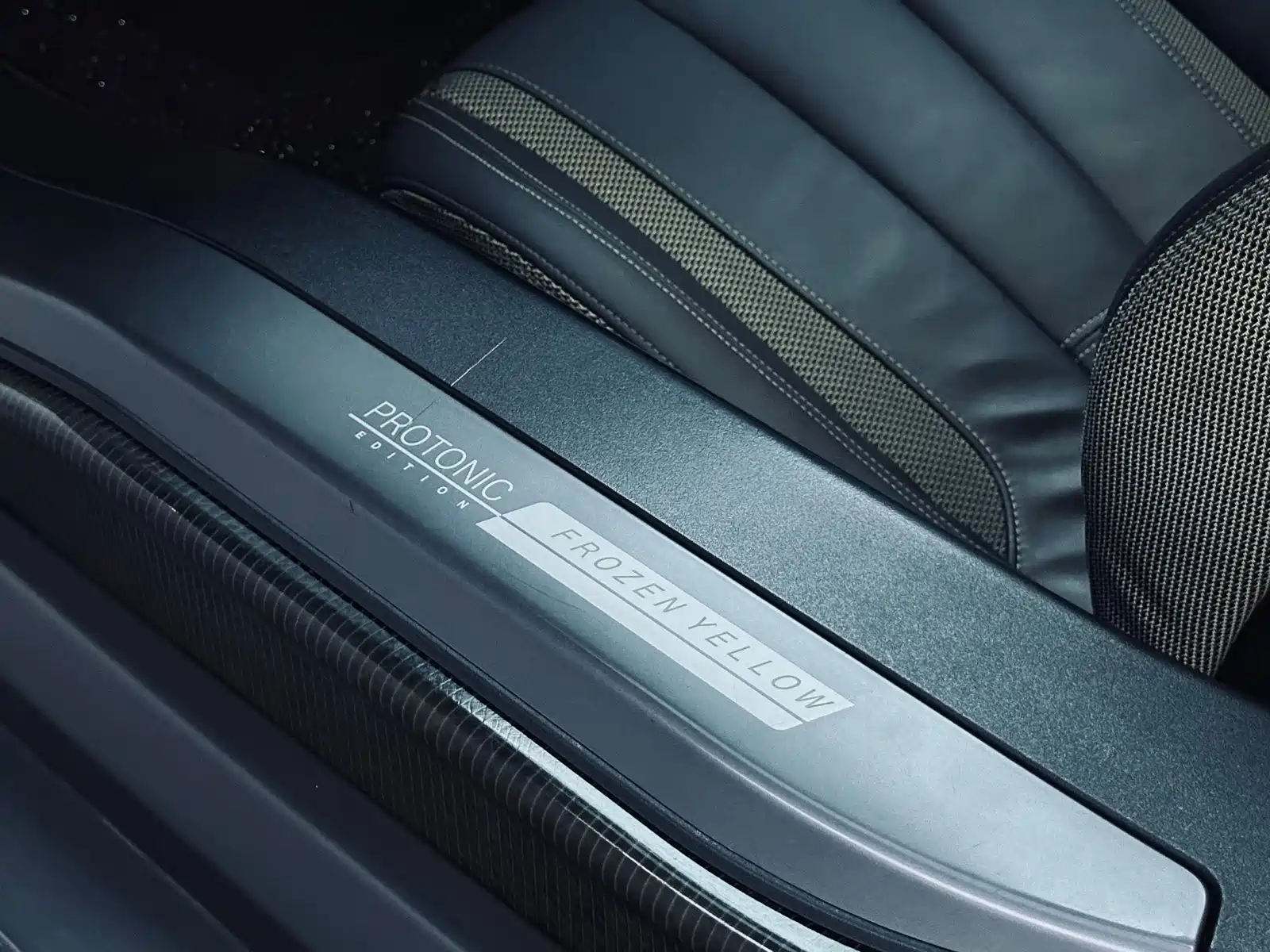 Фото 25 - BMW i8