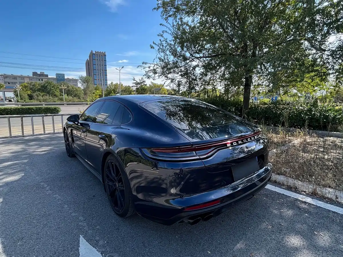 Фото 9 - Porsche Panamera
