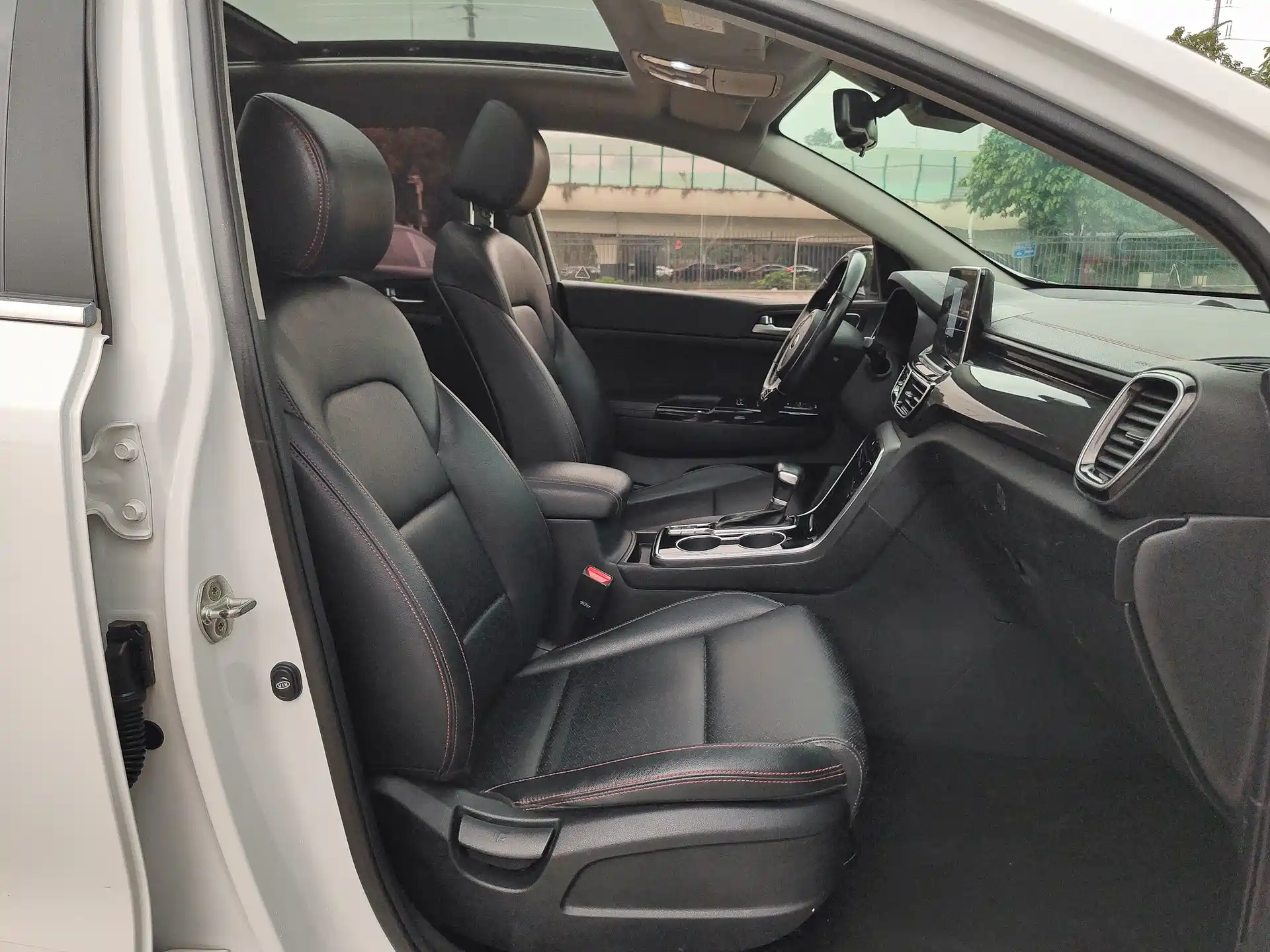 Фото 10 - Kia KX5