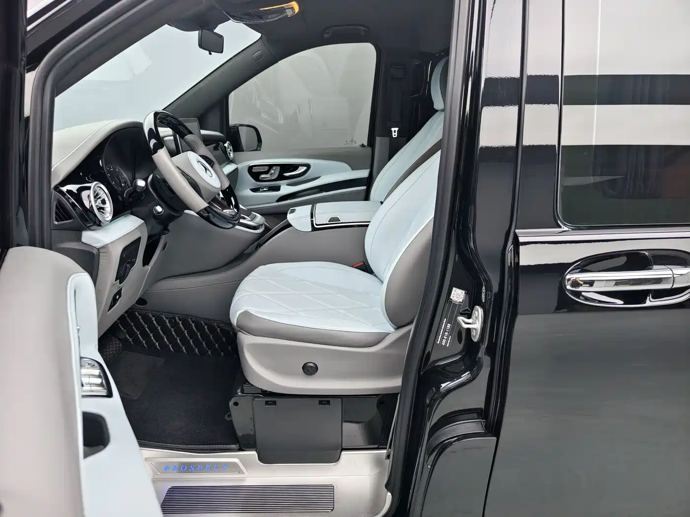 Mercedes-Benz Vito 2023 2.0T Business 7-Seater фото 8
