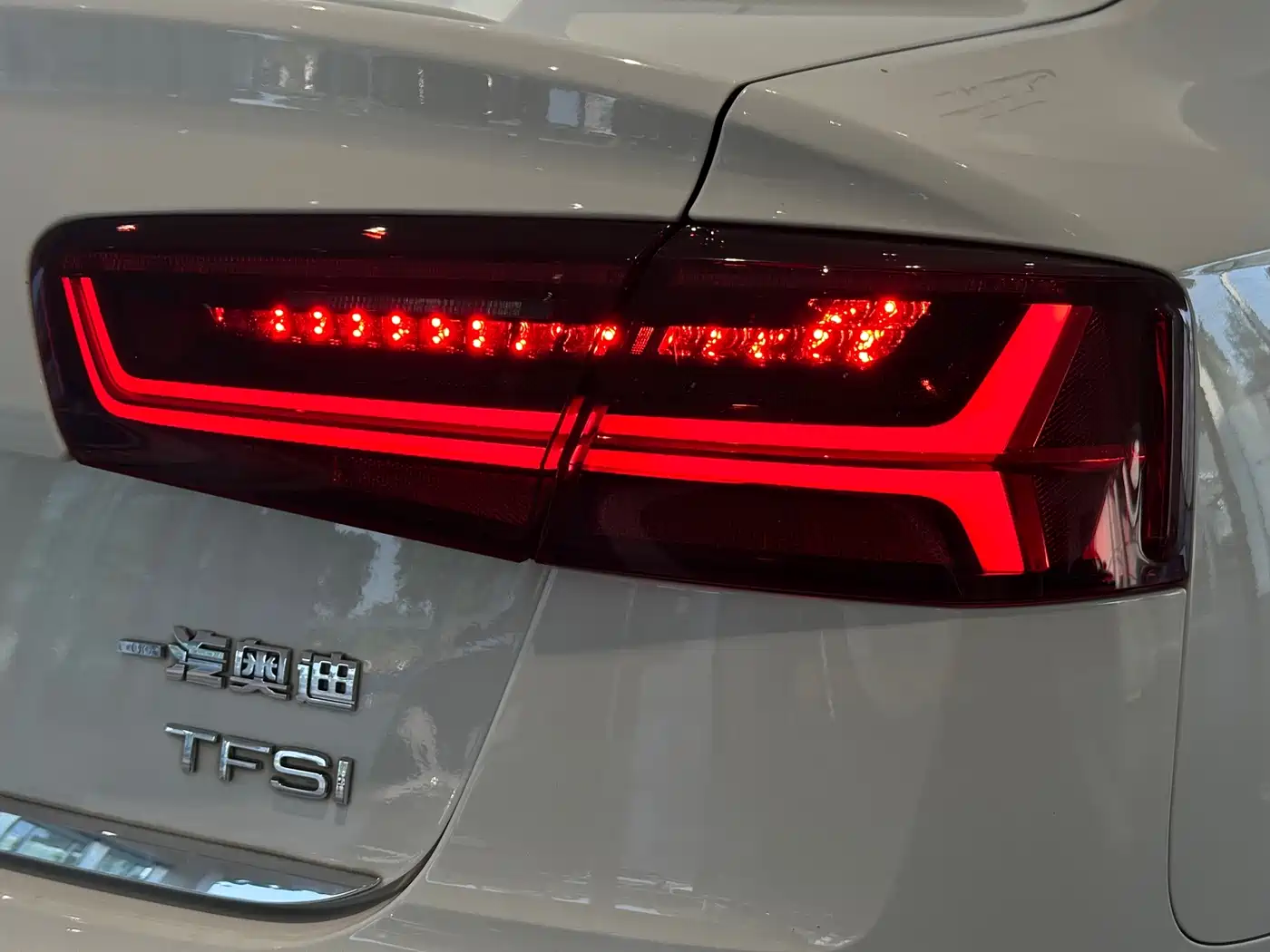 Фото 17 - Audi A6L