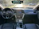 Photo 5 - Hyundai Sonata