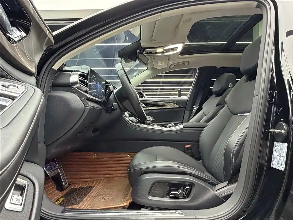 صورة 8 - Hongqi H9