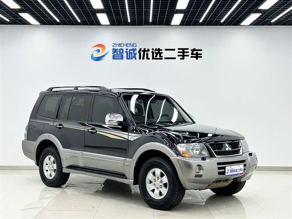 Mitsubishi Pajero 2011 Mitsubishi Pajero V73 3.0L AT GLS фото 3