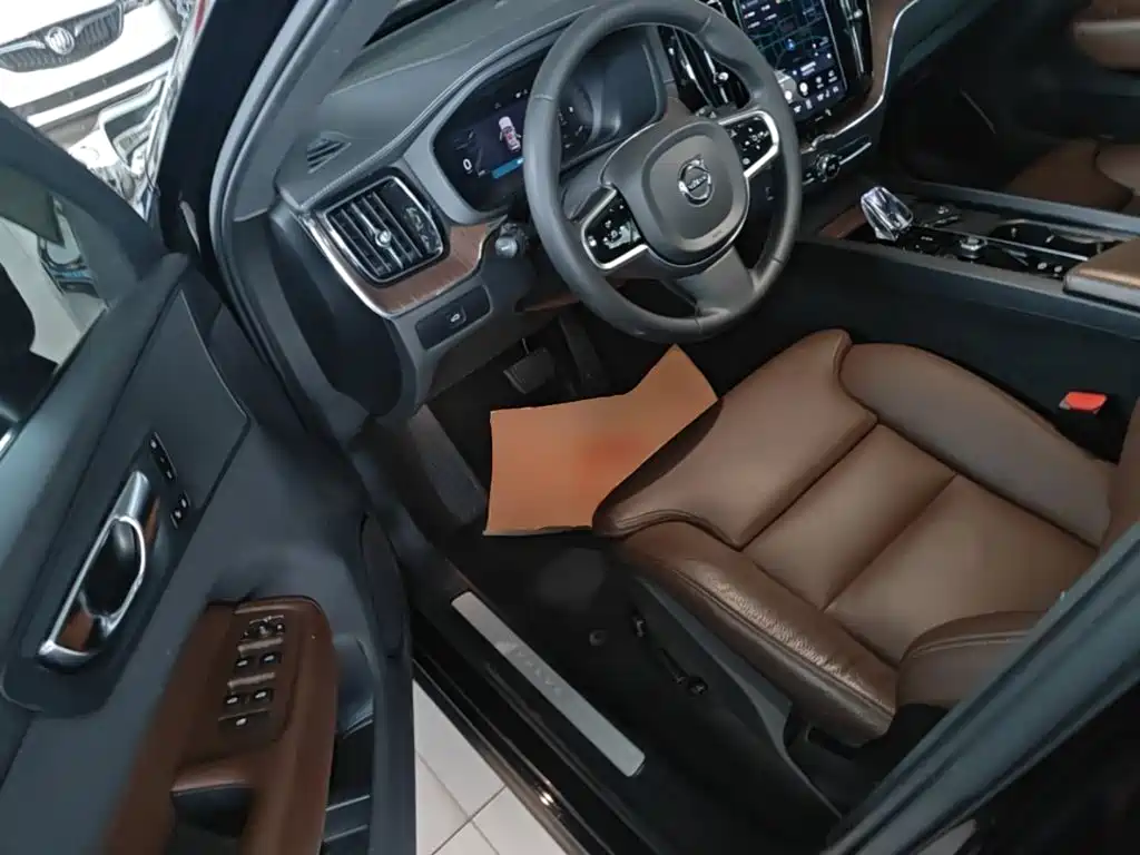 Volvo XC60 2024 2024 B5 AWD Zhiyuan Luxury Edition