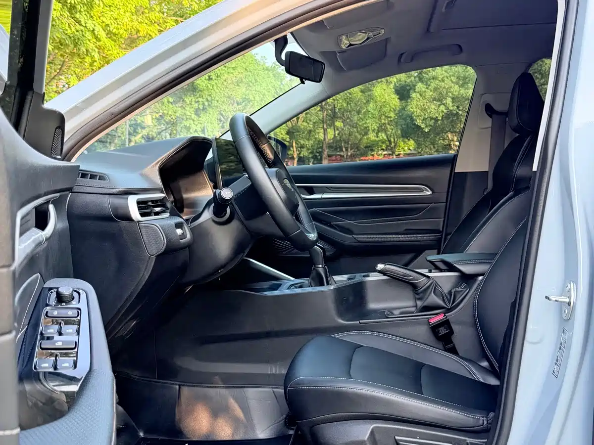 Фото 7 - Geely Emgrand