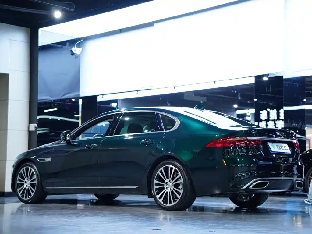 Jaguar XFL 2026 2025 2.0T P250 FWD Luxury Edition