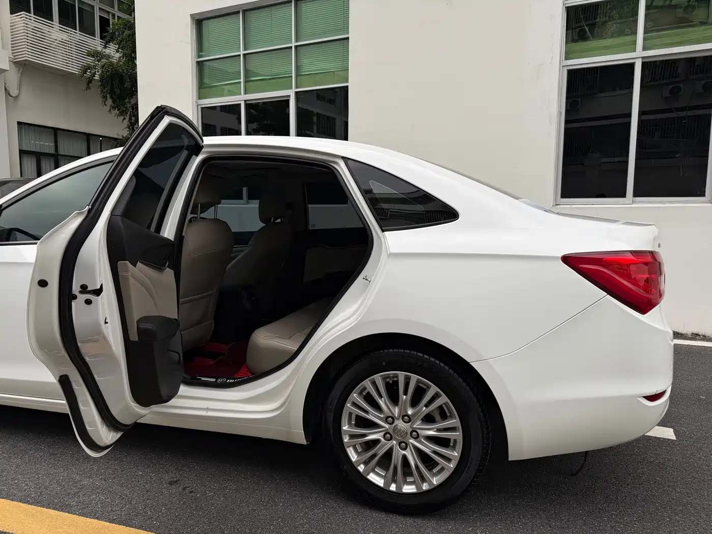 Buick Excelle 2016 Model 15N Automatic Luxury фото 17