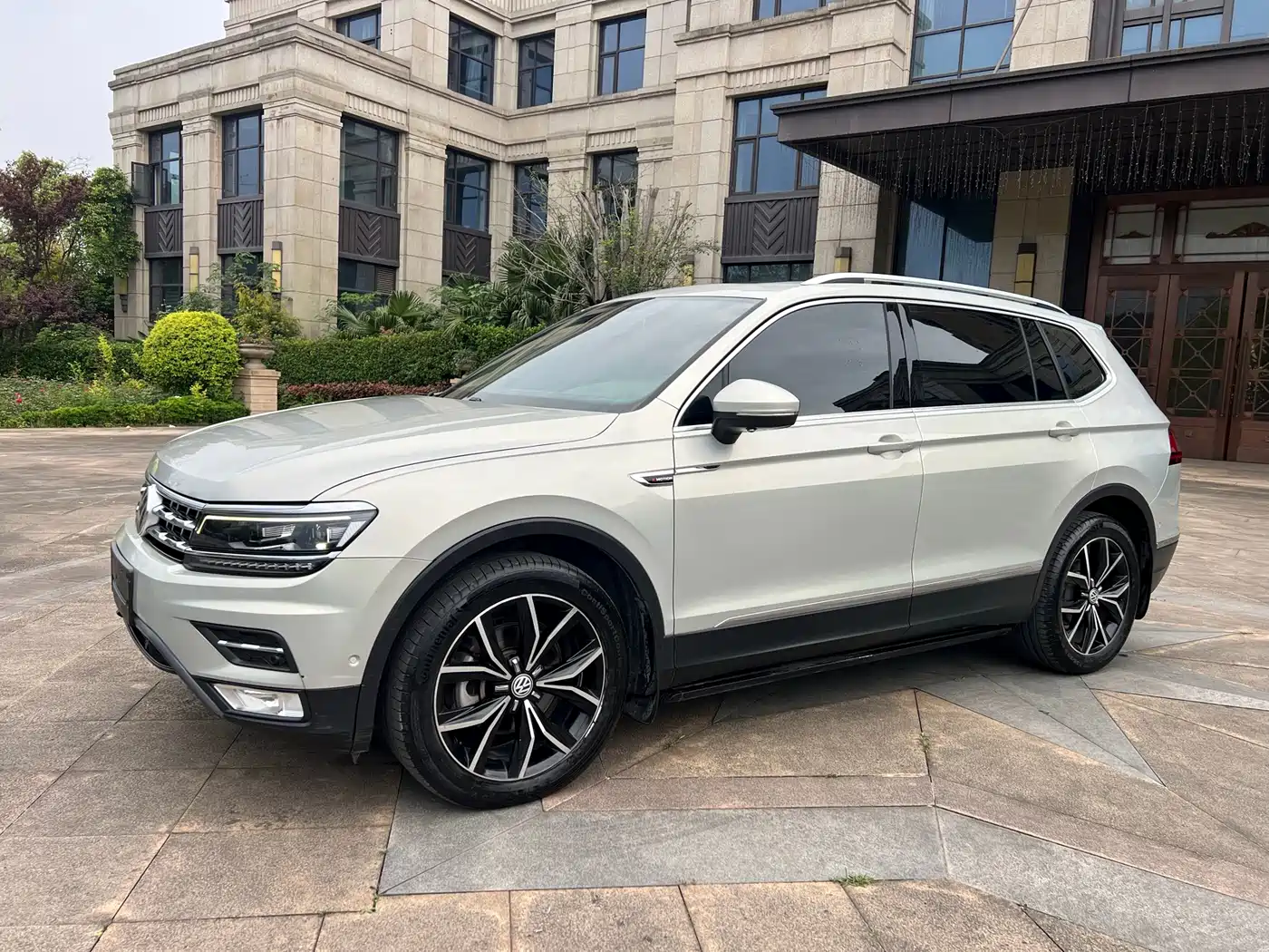 Volkswagen Tiguan L 2018 380TSI Automatic AWD Flagship Edition фото 2