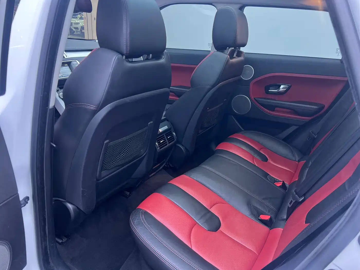 Land Rover Range Rover Evoque (Import) 2014 2.0T 5-door Brilliance Sport фото 9