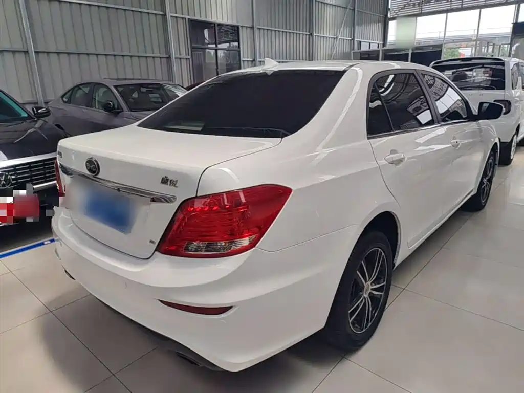 BYD Surui 2015 1.5L Manual Luxury фото 7