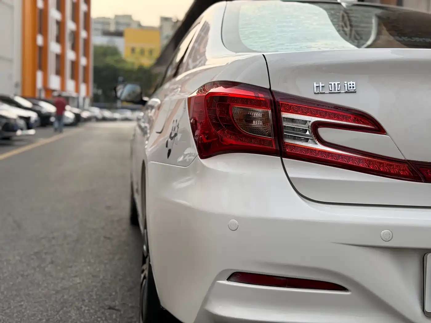 BYD Qin New Energy 2015 1.5T Dual Crown Flagship Edition фото 29