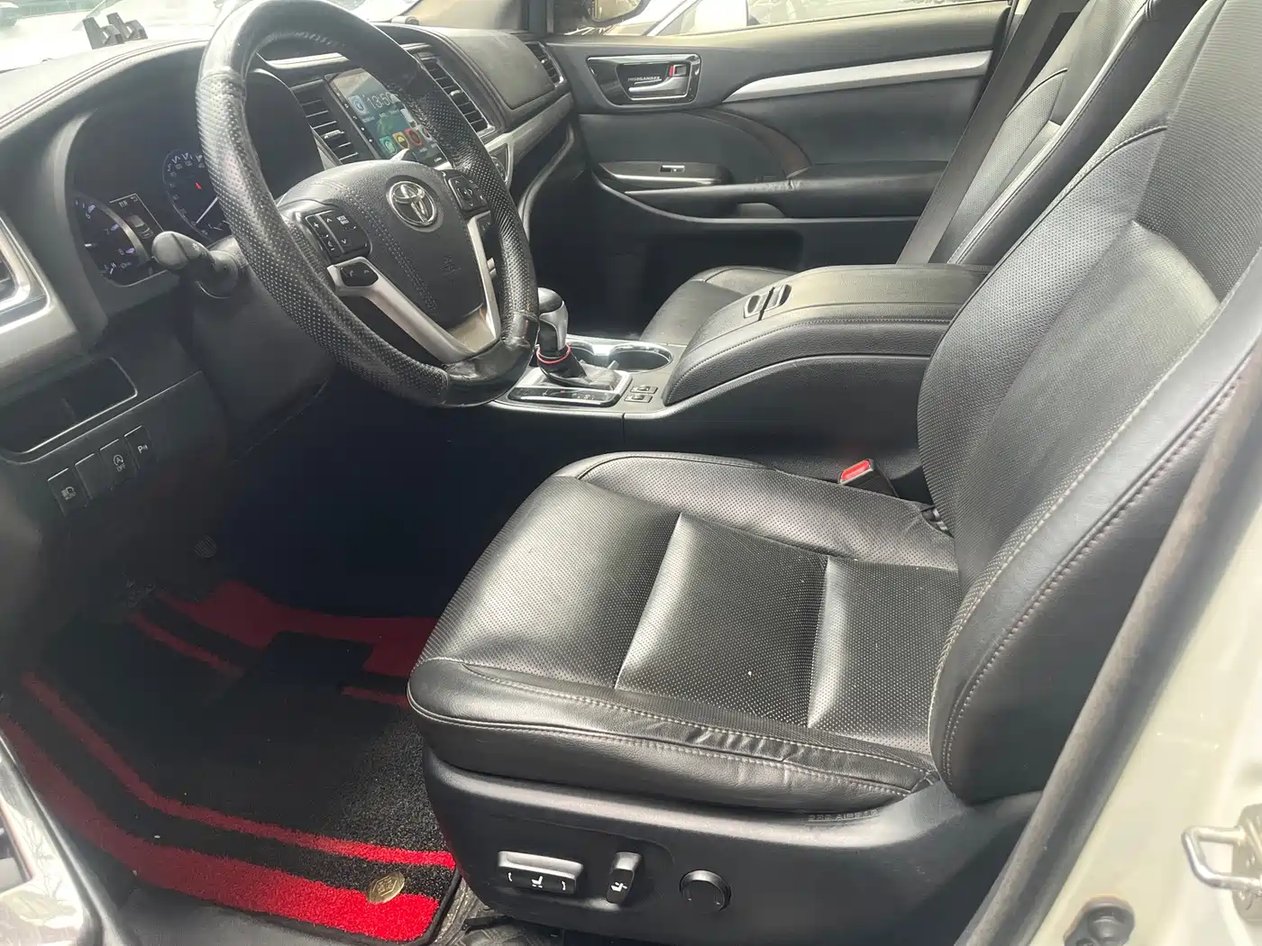 Фото 7 - Toyota Highlander