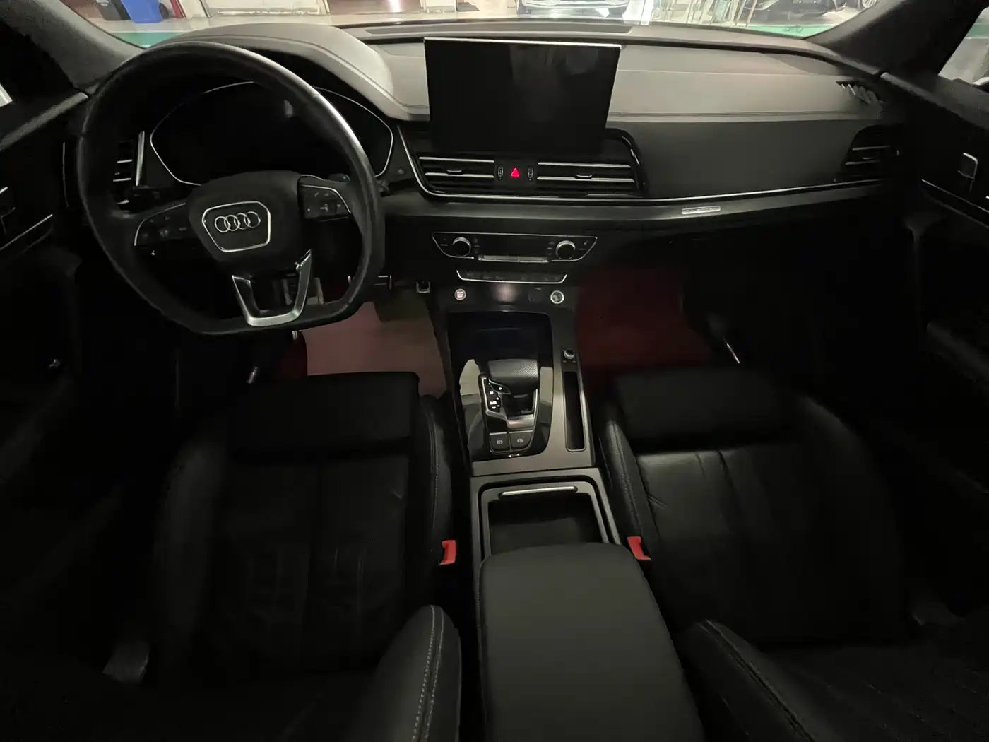 Audi Q5L 2024 Model 40 TFSI Luxury Dynamic фото 9