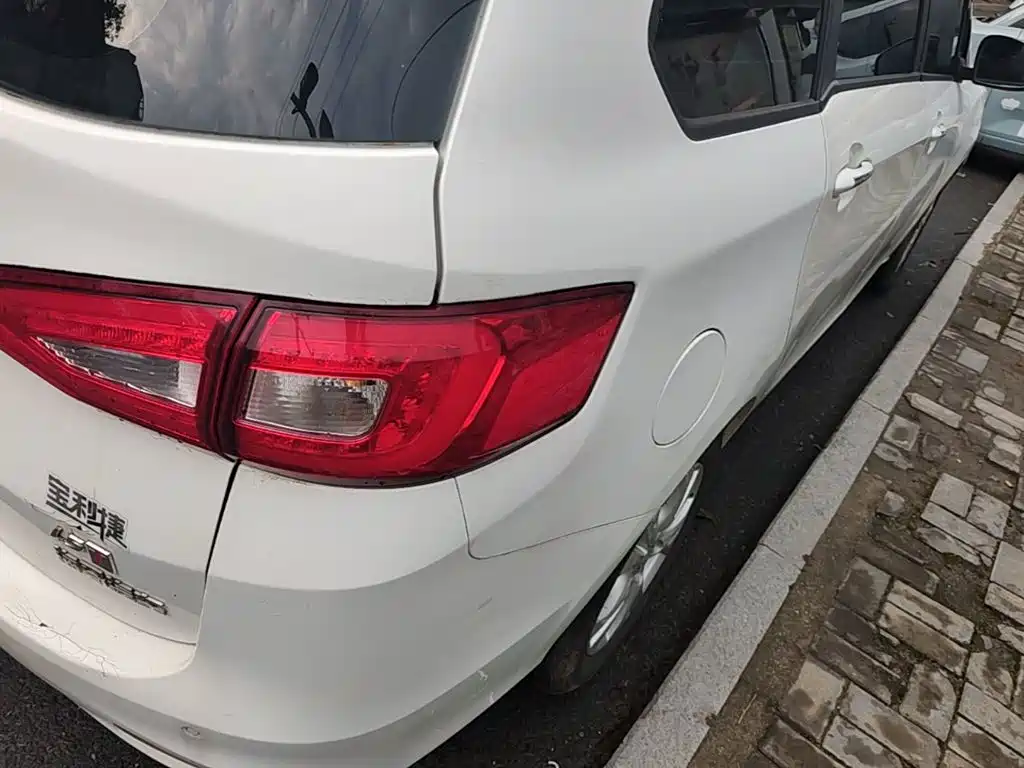 صورة 8 - Haima Famila MPV