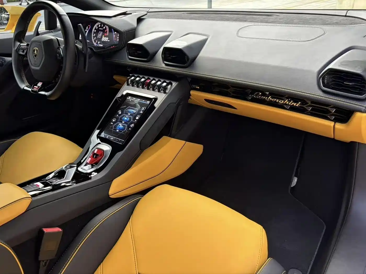 LAMBORGHINI HURACÁN