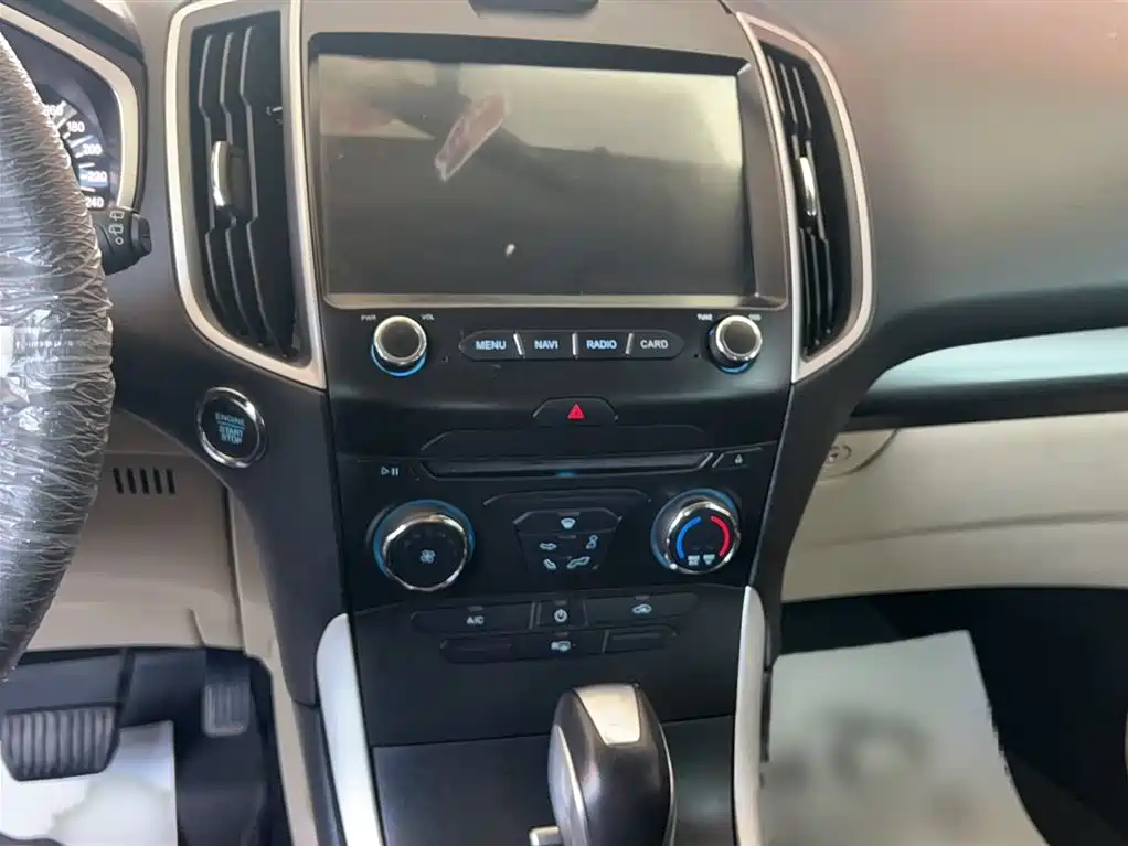 Фото 2 - Ford Edge