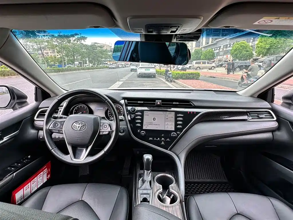 Toyota Camry 2018 2.5G Luxury Edition фото 8