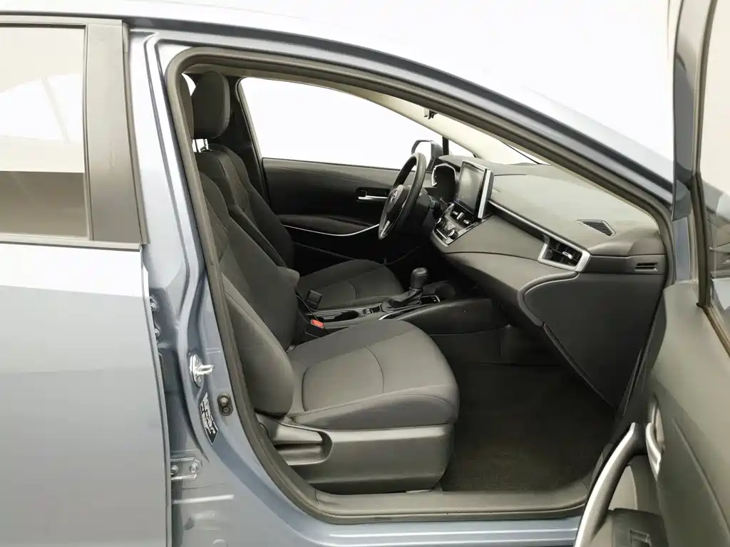 Фото 23 - Toyota Corolla