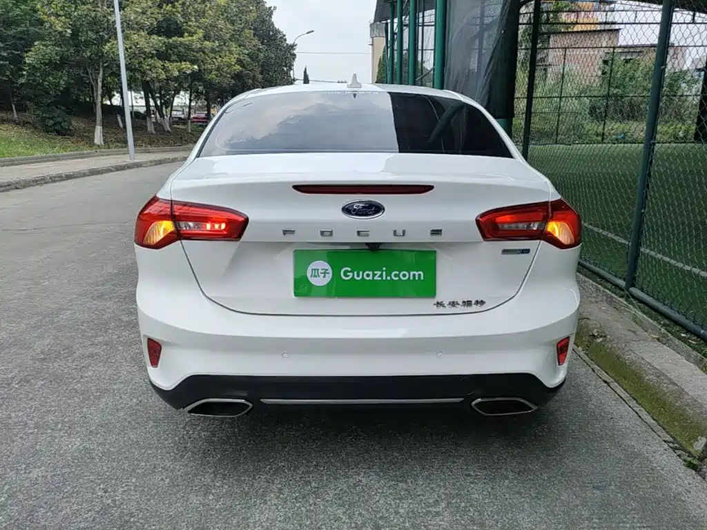 Фото 6 - Ford Focus