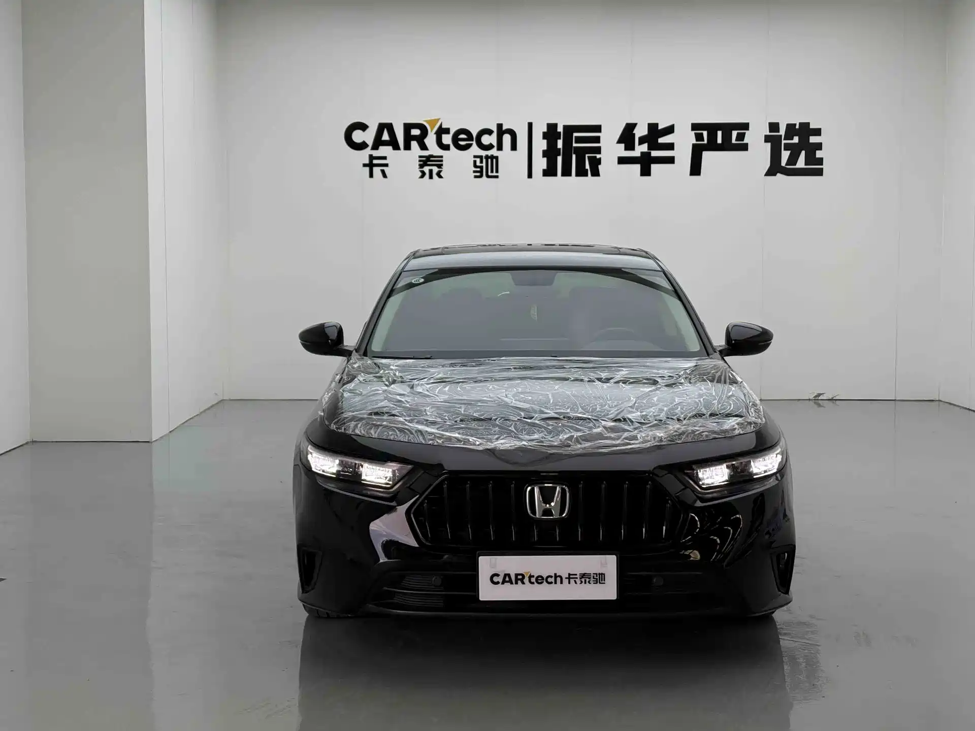 Фото 2 - Honda Inspire