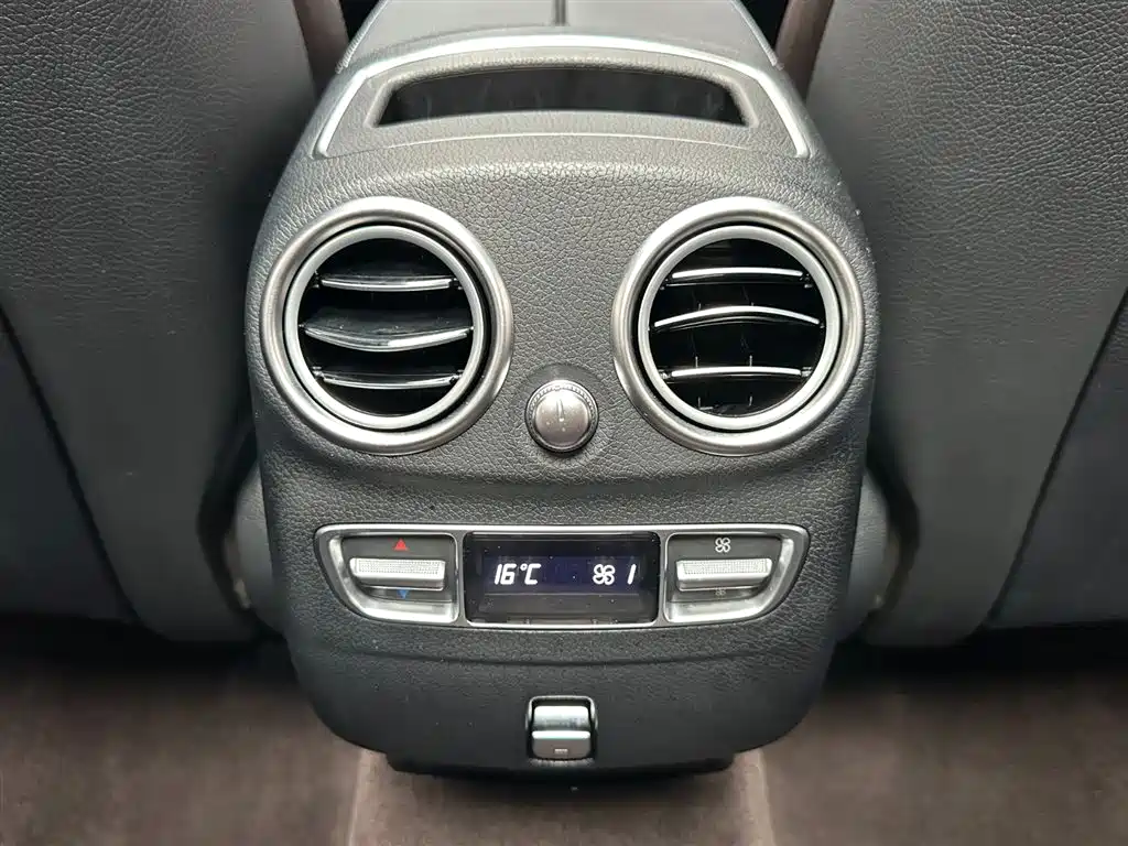 Mercedes-Benz GLC 2022 Facelift GLC 300 L 4MATIC Dynamic фото 16