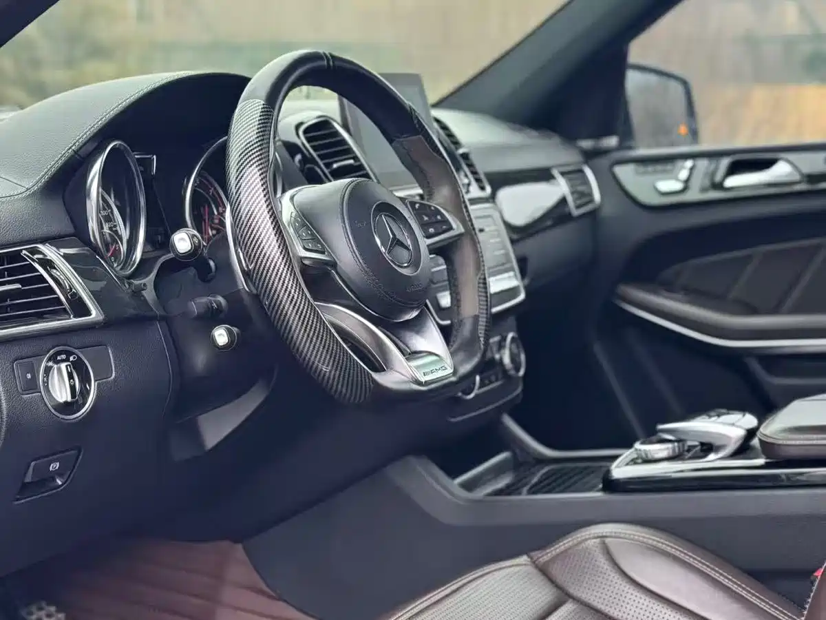 MERCEDES-BENZ GLS AMG