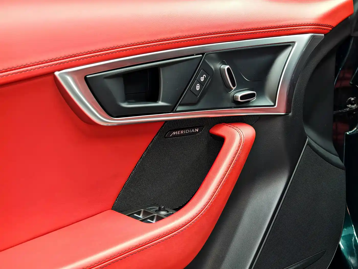 Photo 14 - Jaguar F-TYPE