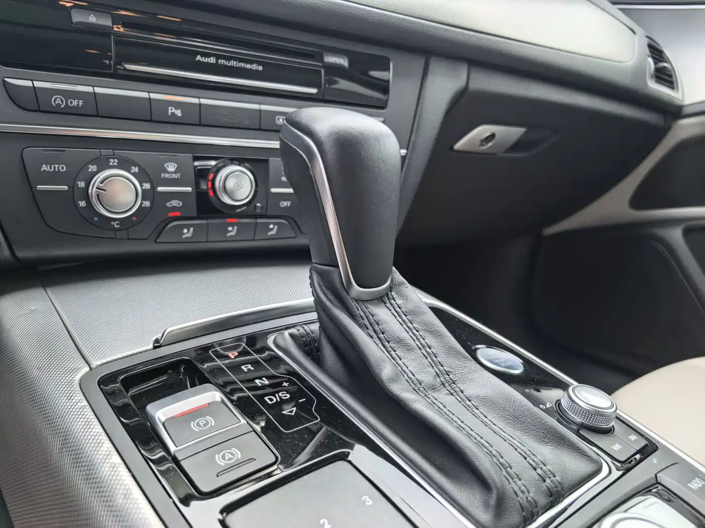 Audi A6L 2016 30 FSI Technology фото 15