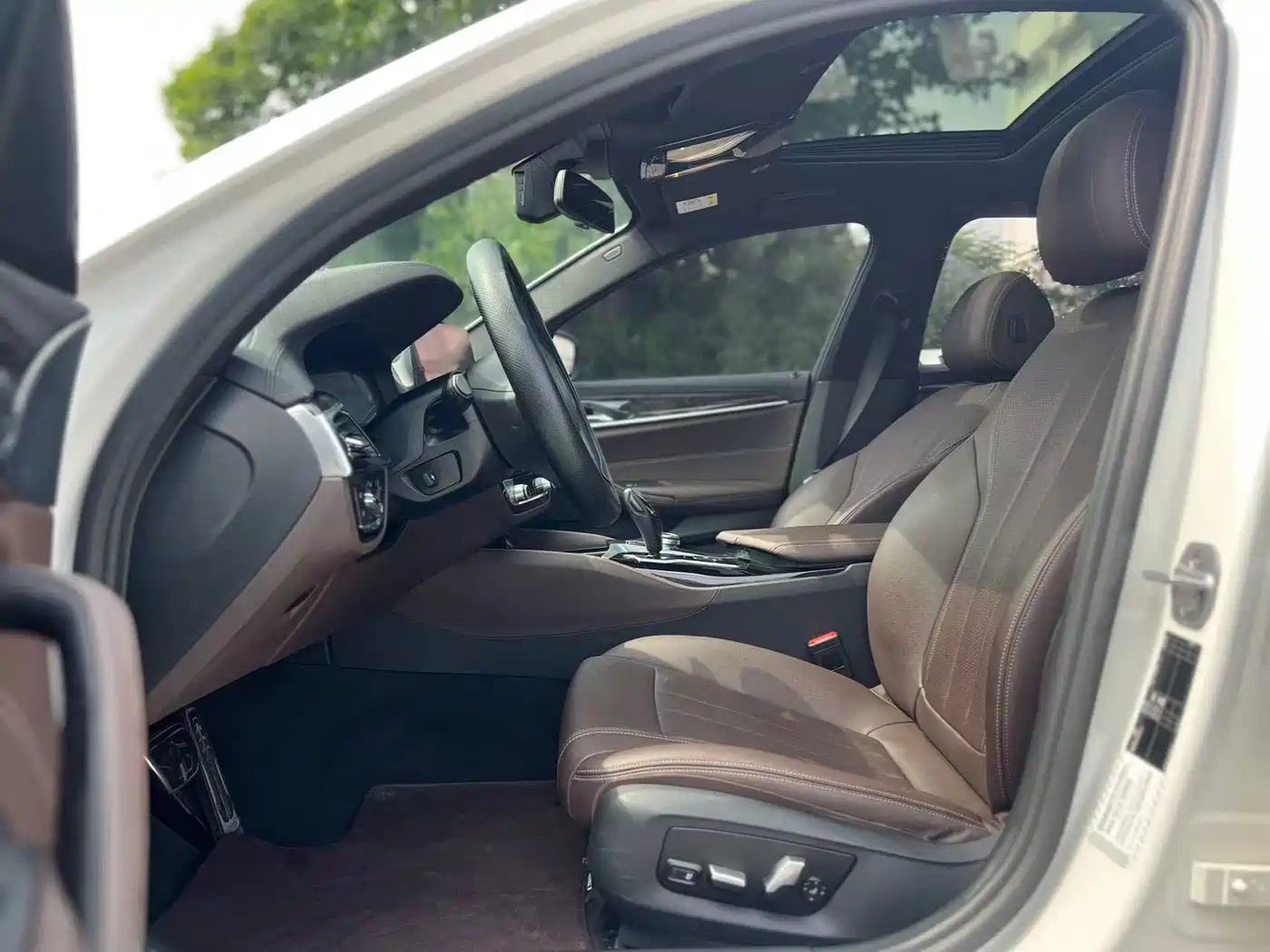 BMW 5 Series 2019 525Li M Sport Package фото 4