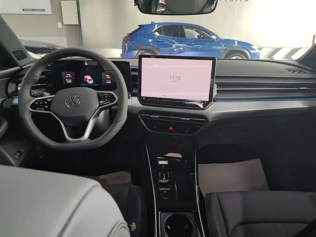 VOLKSWAGEN LINGDU