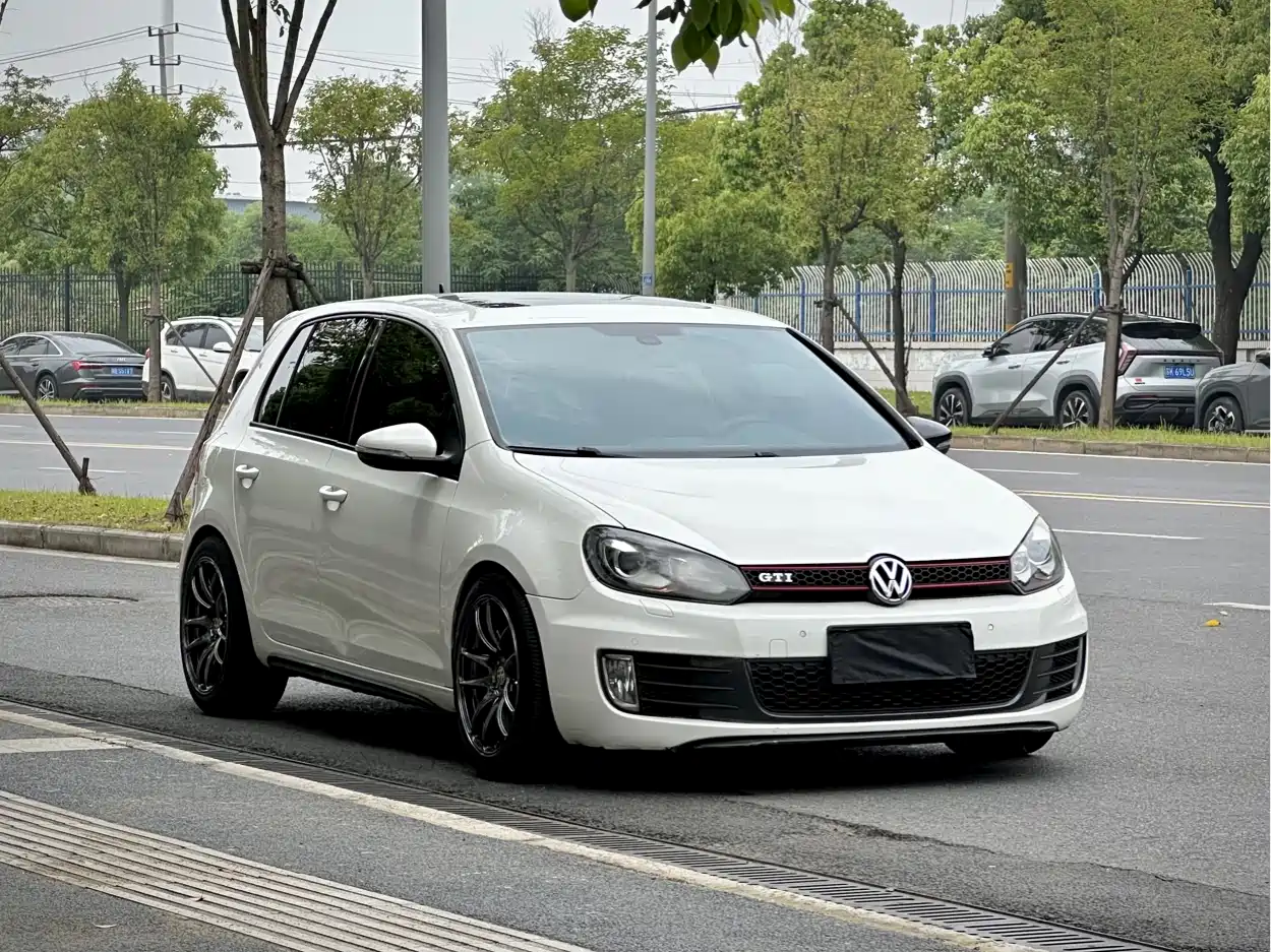 Volkswagen Golf GTI 2012 2.0TSI GTI фото 5