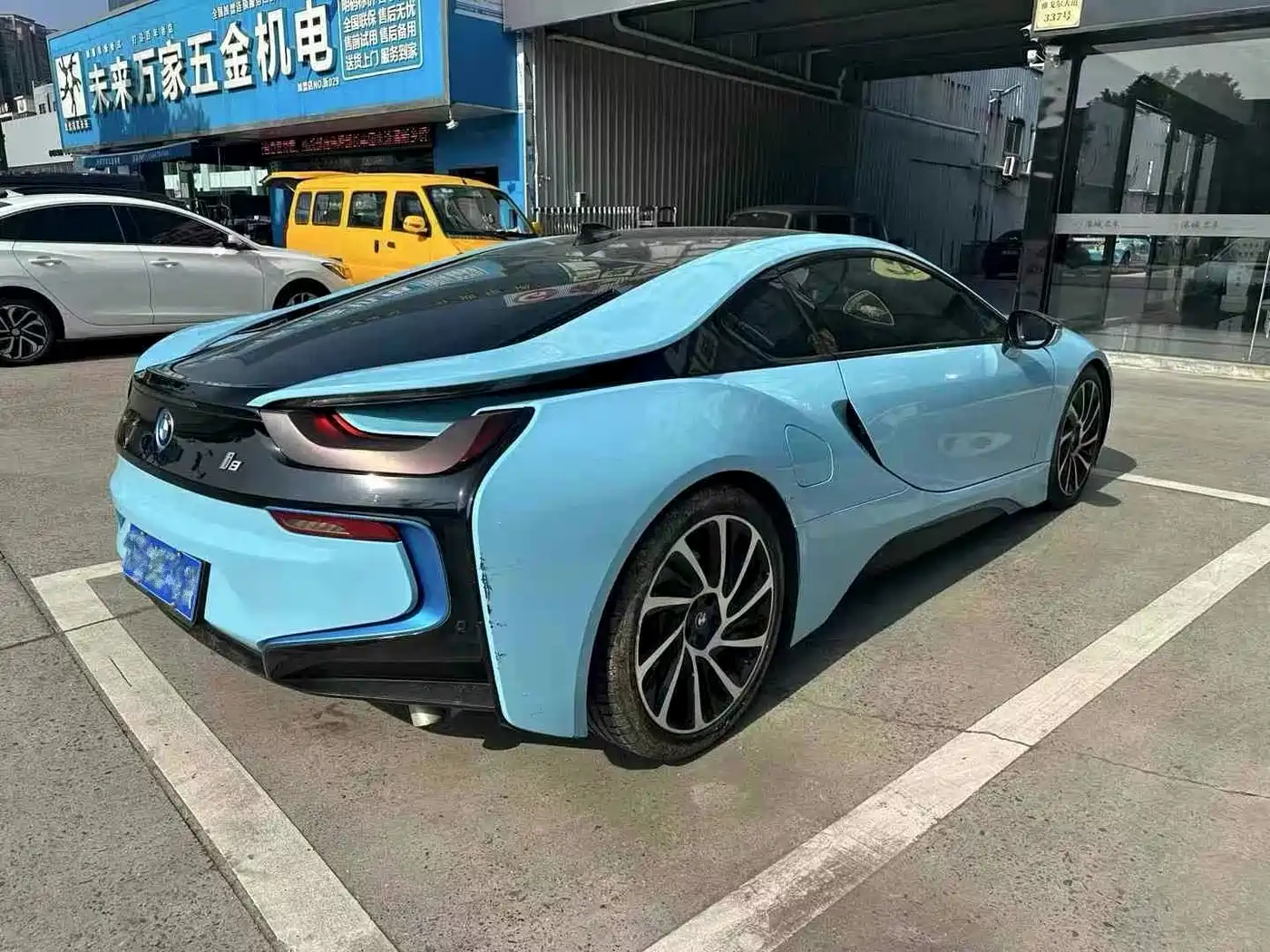 BMW i8 2014 Standard фото 9