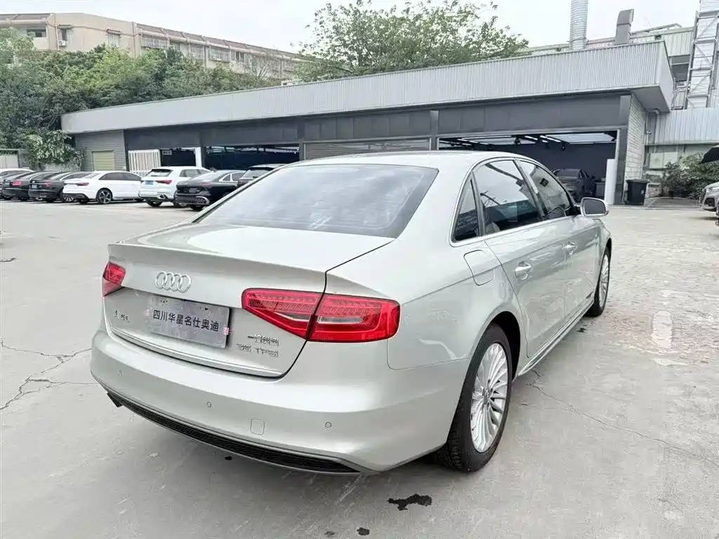 Audi A4L 2016 35 TFSI Collector's Edition S line Comfort фото 6