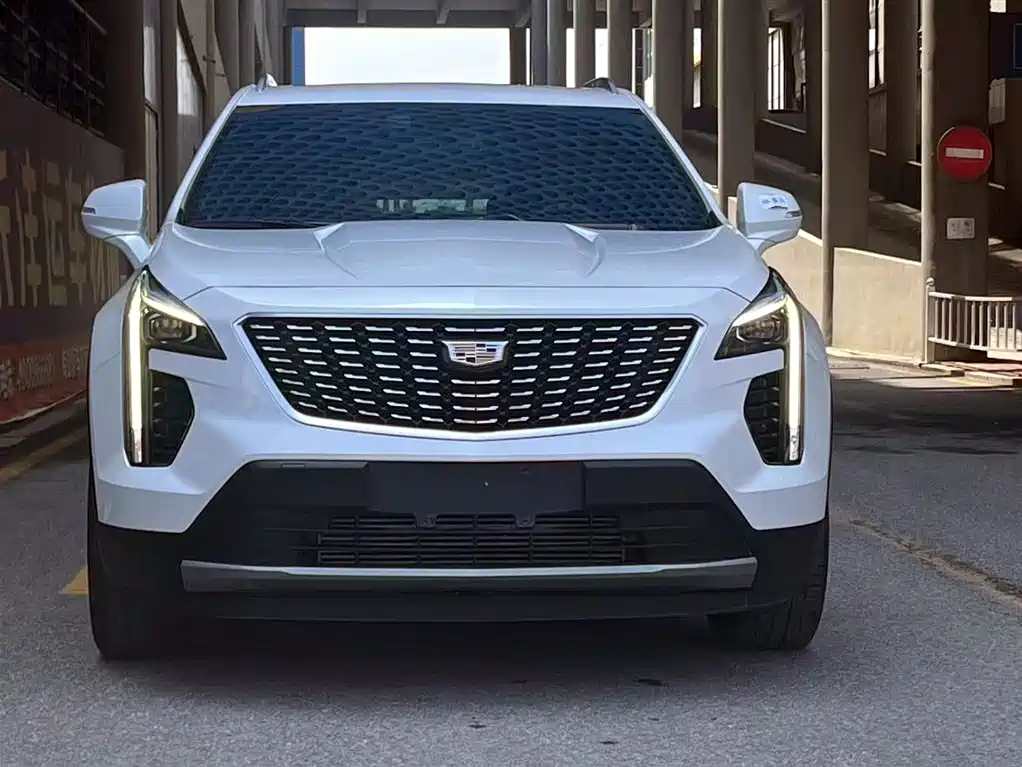 Cadillac XT4 2020 Facelift 28T 2WD Leading фото 2