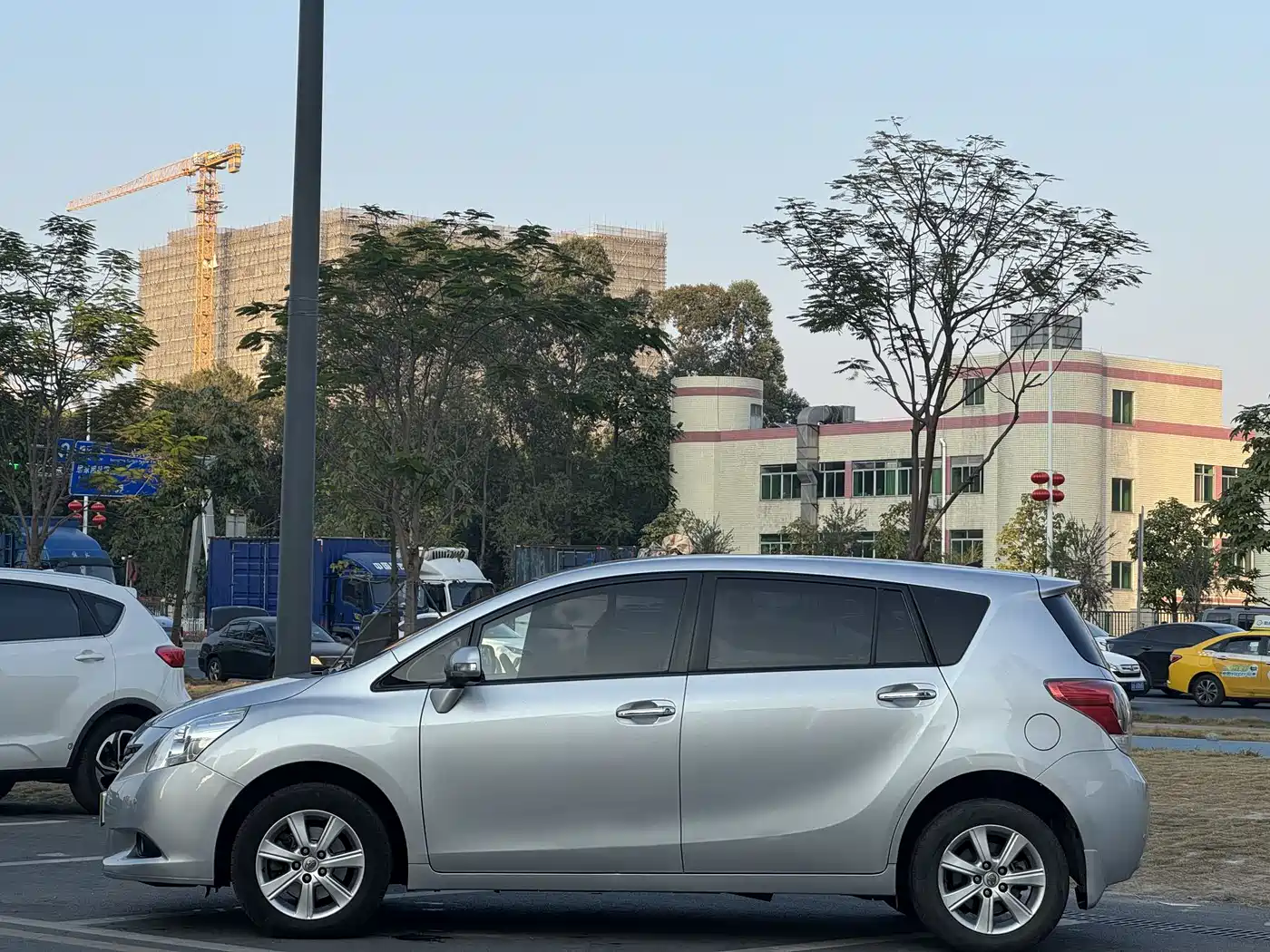 Toyota E'Z 2012 180G CVT Comfort Multi-function Edition фото 2