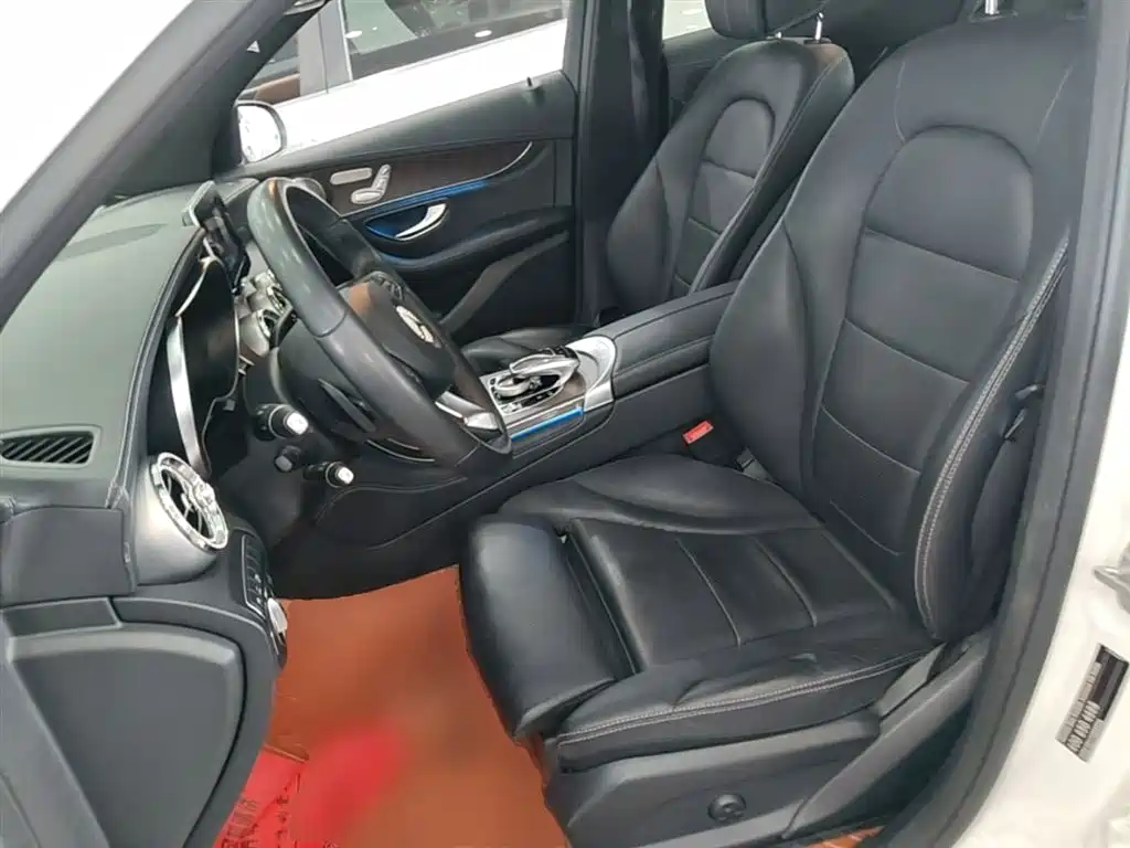 Mercedes-Benz GLC 2018 GLC 300 4MATIC Dynamic фото 15