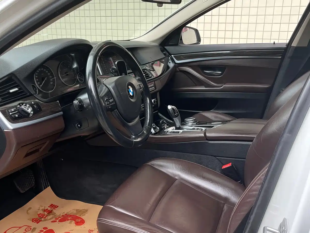 BMW 5 Series 2014 525Li Luxury Design Package фото 7